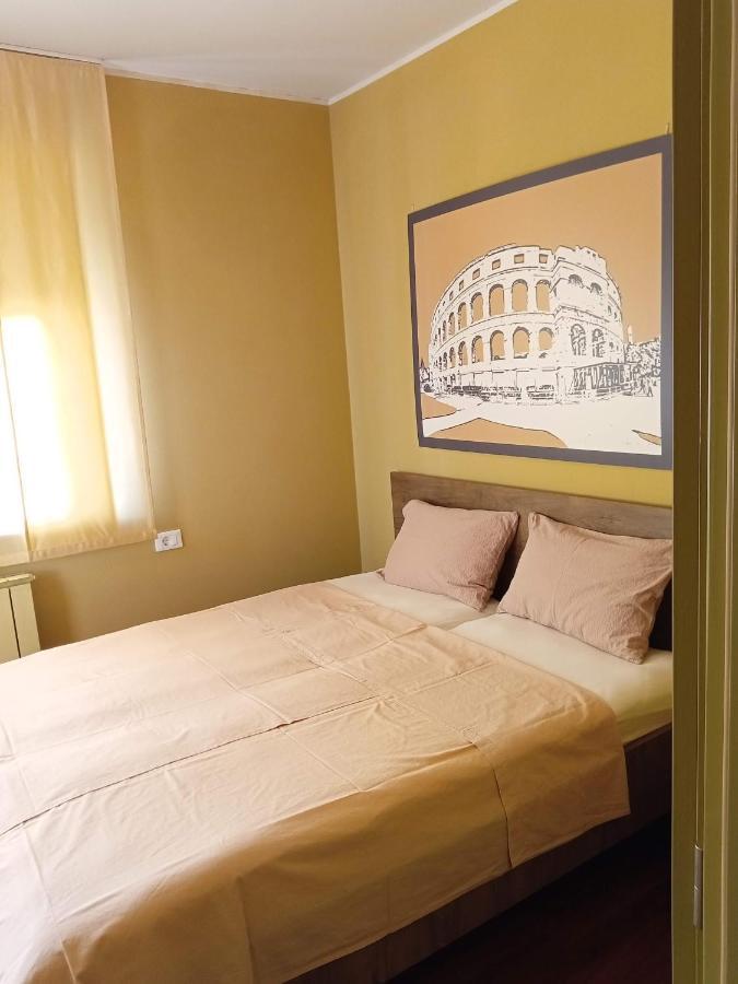 Apartment Laura Пула Екстер'єр фото